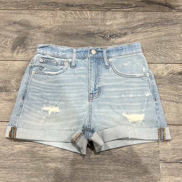 - NEW • Madewell • Women’s High-Rise Denim Shorts in Posey Wash Size 25 - Picture 3 of 4